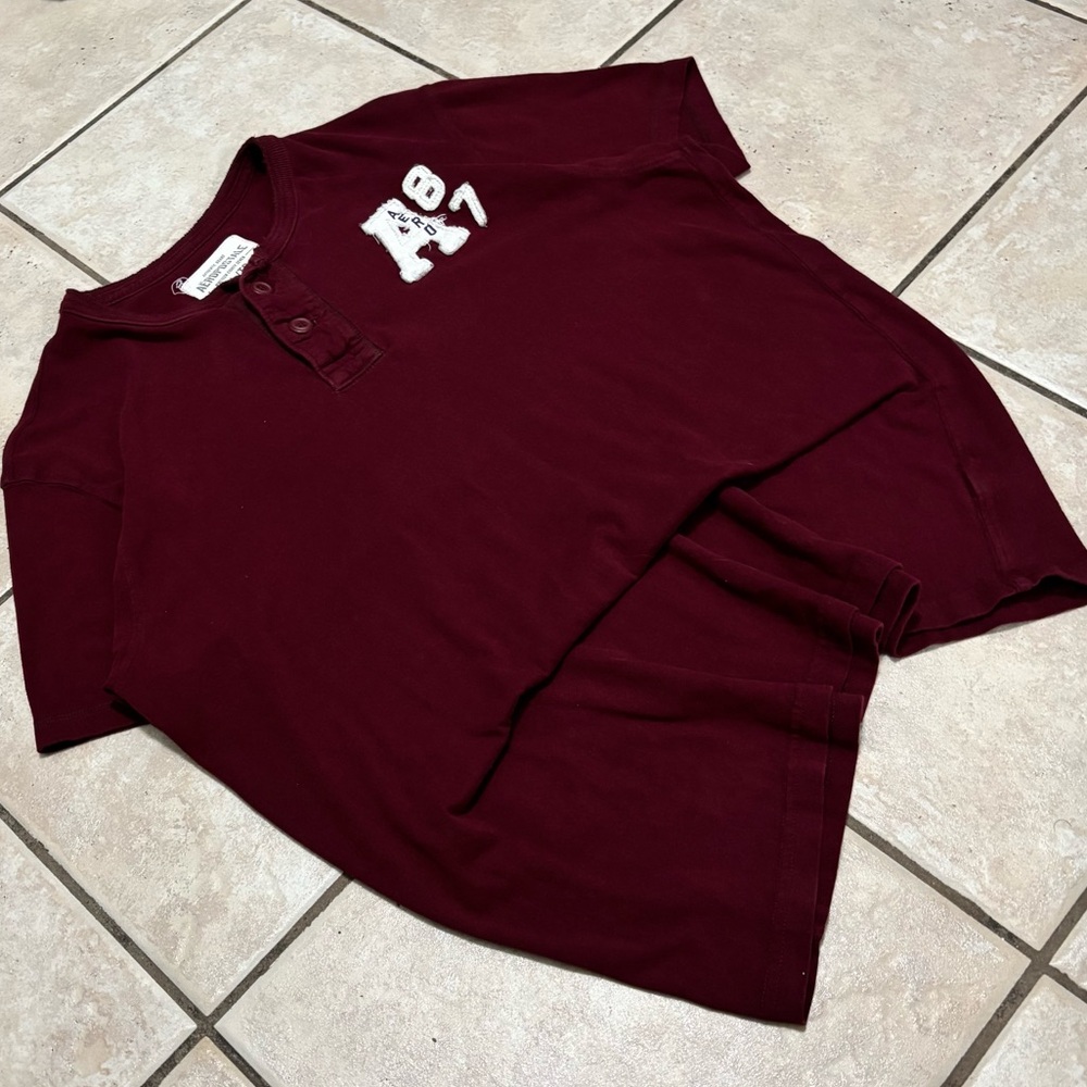 Aeropostale Maroon Short Sleeve y2k mall core henley Tee